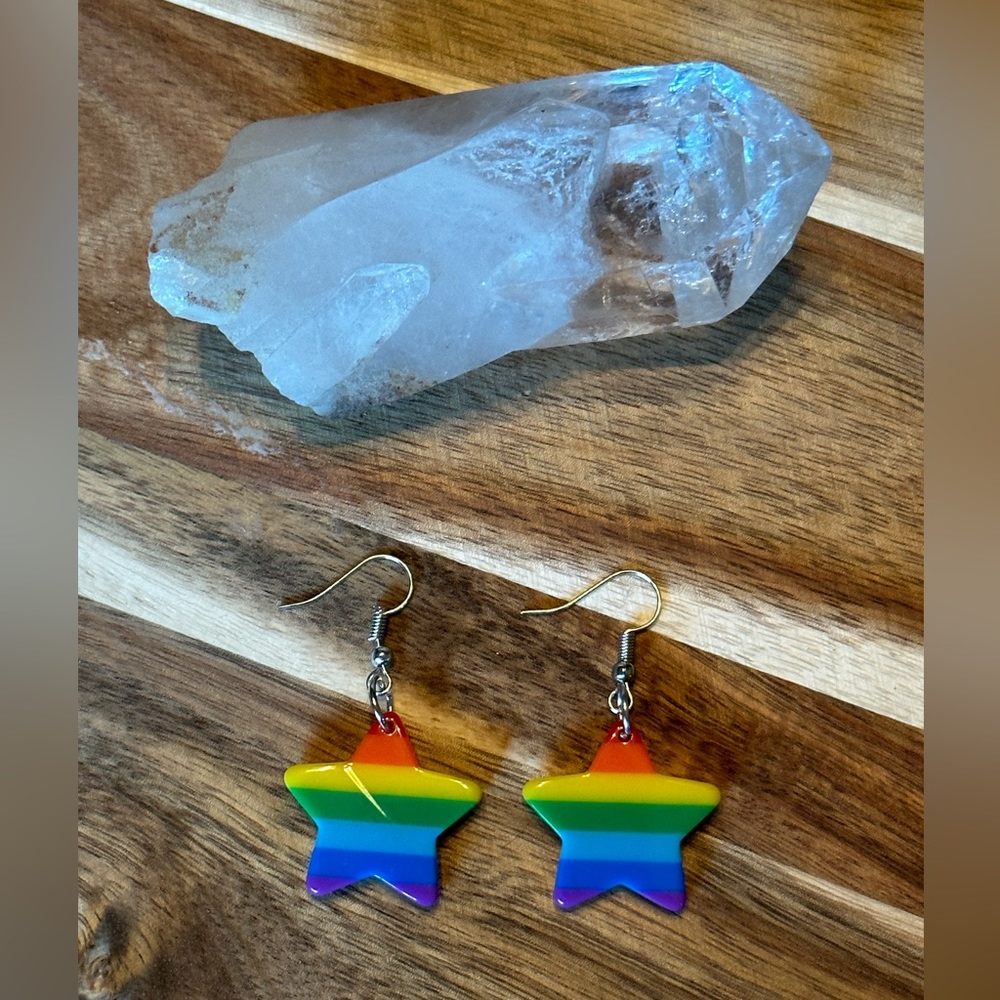 New LBGTQ star ⭐️ shaped rainbow 🌈 Earrings Gay Pride 🏳️‍🌈